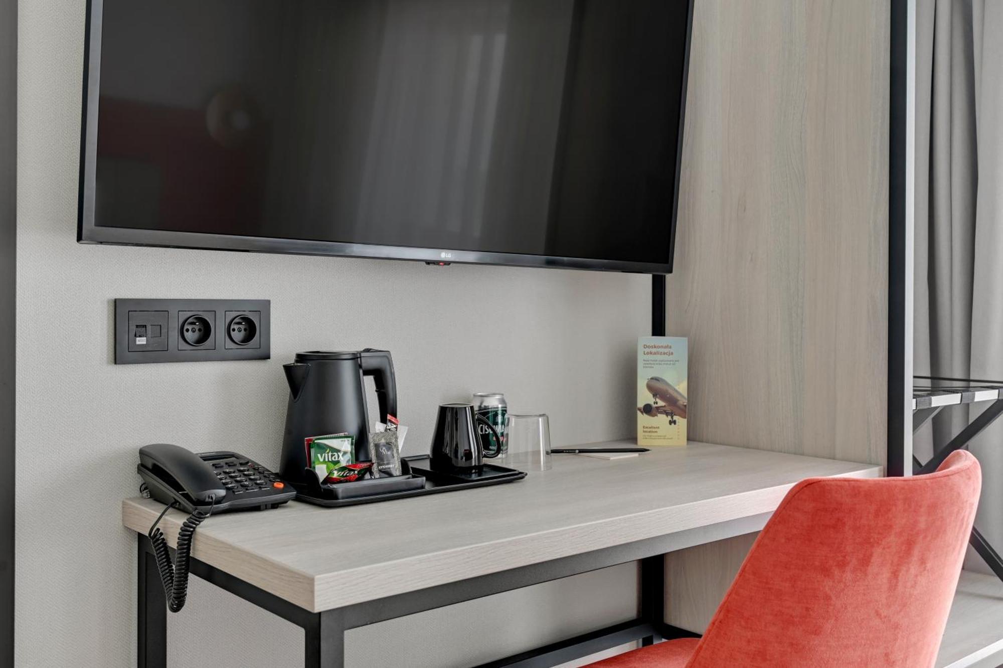 Hotel Milo Gdansk Airport Экстерьер фото